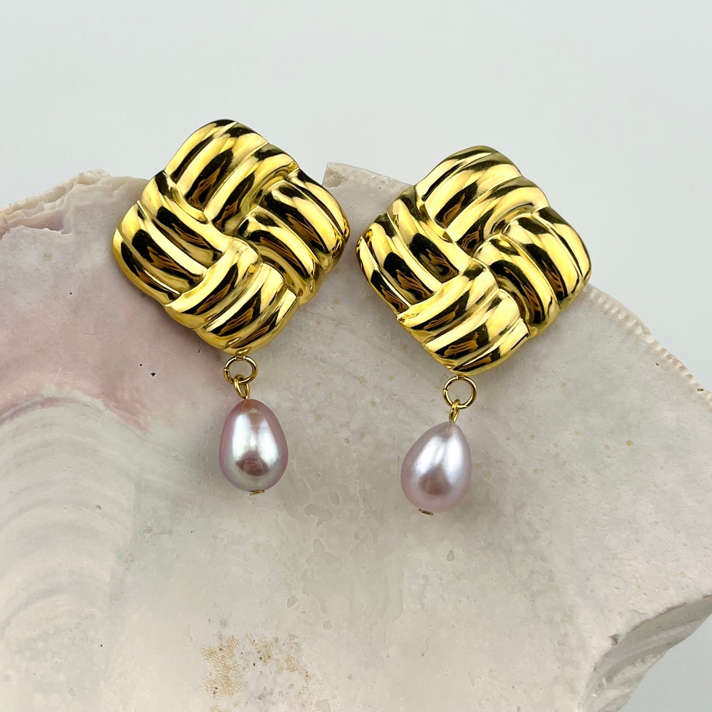 EA002 Teardrop shape fresh water pearl & golden square stud earrings